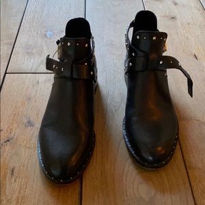 Very gently worn Halogen ankle booties